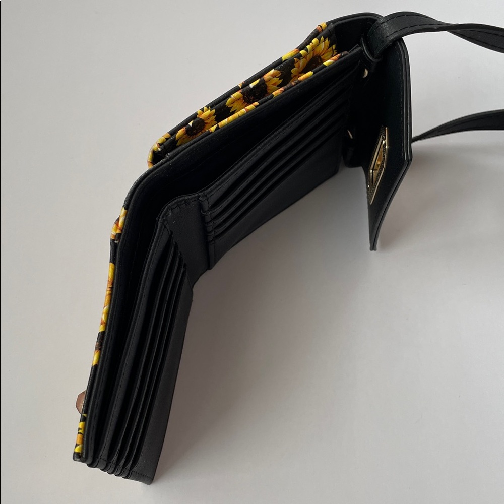 Sunflower Print Crossbody Bag. - Picture 3 of 4